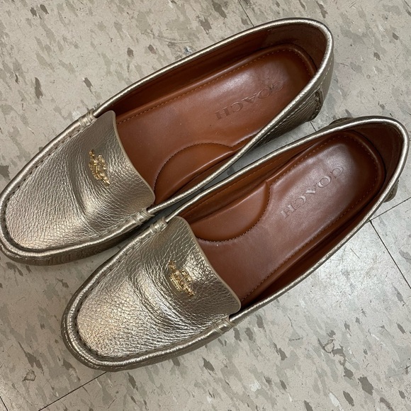 Size 8 Gold Coach driving loafers. Excellent condition - Picture 1 of 3